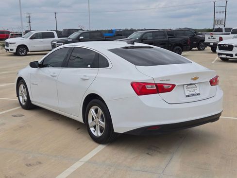 Used 2022 Chevrolet Malibu LS FWD image 5