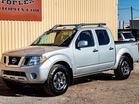 Used 2020 Nissan Frontier PRO-4X w/ Pro-4x Utility Package image 8
