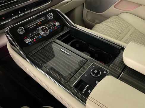 Used 2021 Lincoln Navigator Black Label w/ Cargo Convenience Package image 18