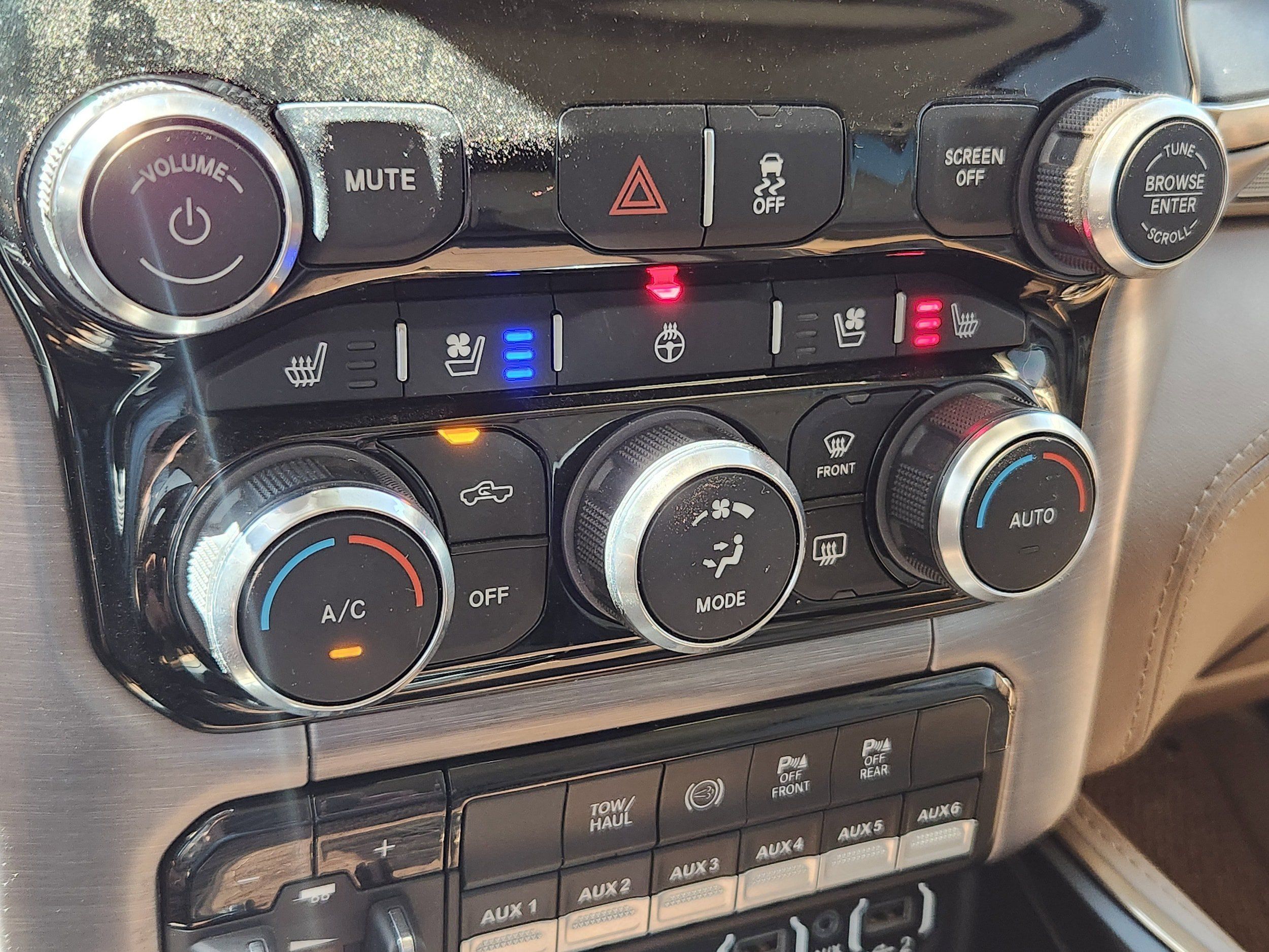 Used 2022 RAM 2500 Limited AWD/4WD image 21