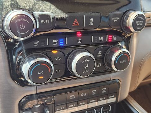 Used 2022 RAM 2500 Limited AWD/4WD image 21