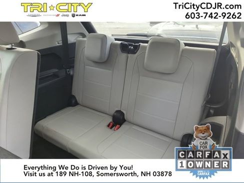 Used 2020 Volkswagen Tiguan SEL w/ 3rd Row Seat Package image 7