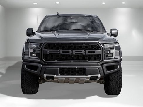 Used 2019 Ford F150 Raptor w/ Equipment Group 802A Luxury image 4
