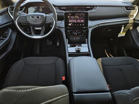 New 2026 Jeep Grand Cherokee L 2WD image 9