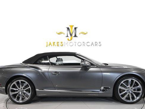 Used 2021 Bentley Continental GT image 14