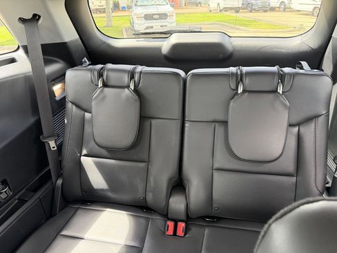 Used 2022 Ford Explorer XLT w/ Equipment Group 202A RWD image 24