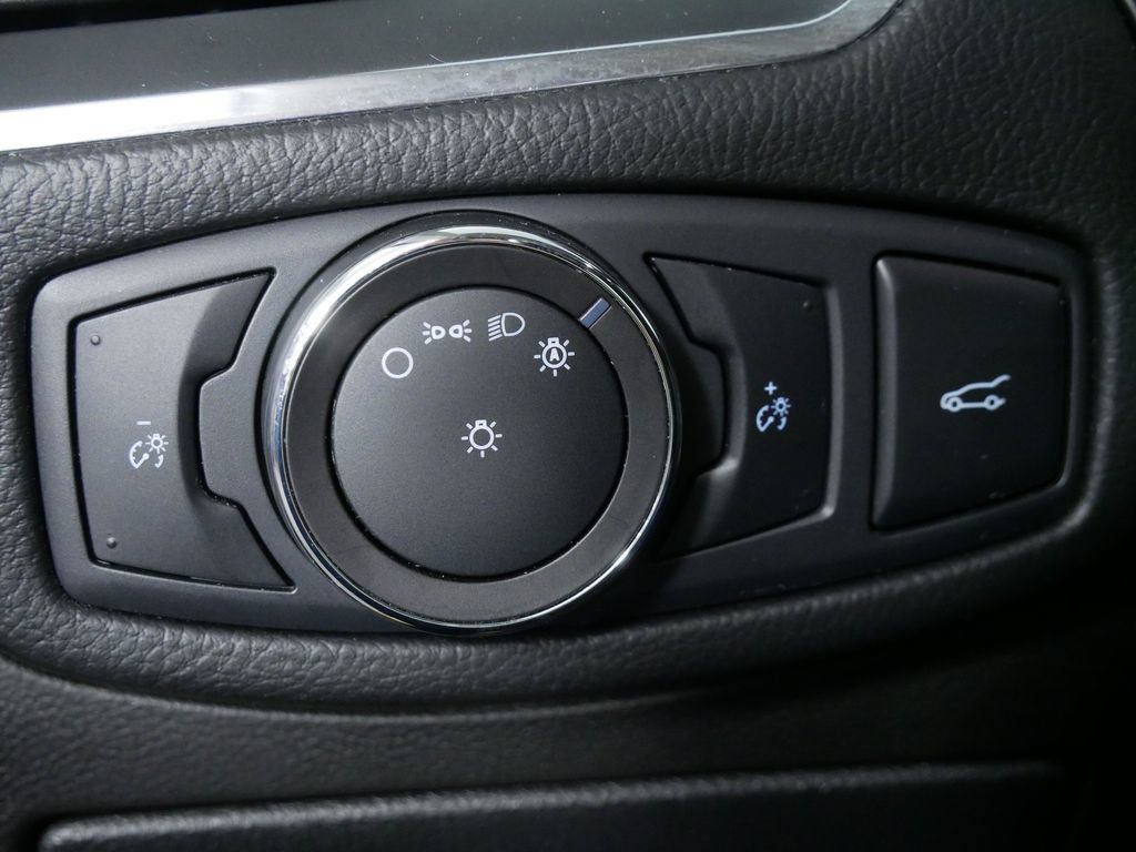 Used 2018 Ford Edge Sport w/ Equipment Group 401A AWD/4WD image 24