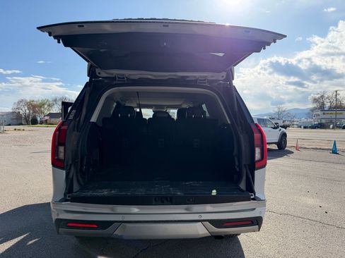 Used 2025 Ford Expedition Platinum AWD/4WD image 13