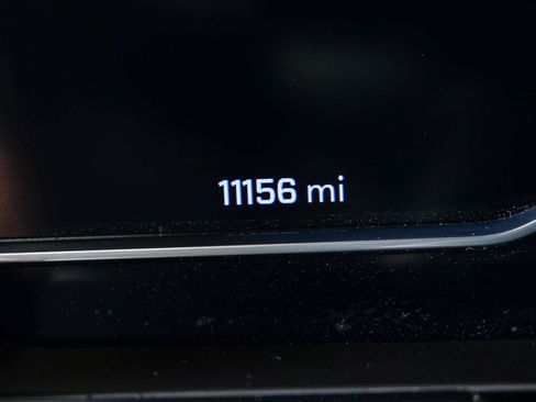 Used 2022 Chevrolet Silverado 1500 ZR2 w/ Technology Package AWD/4WD image 9