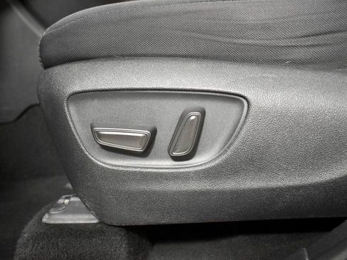 Certified 2022 Toyota Highlander LE image 12