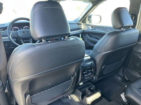 New 2025 Jeep Grand Cherokee L Limited image 23