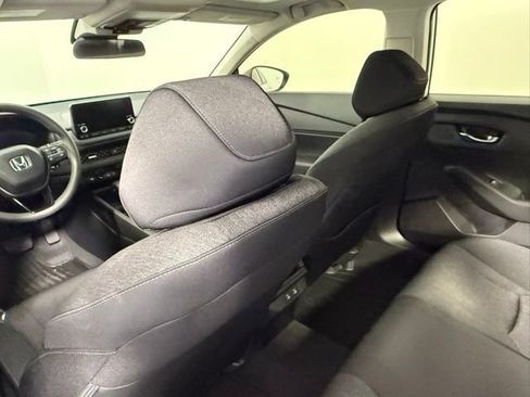 Used 2025 Honda Accord SE image 31
