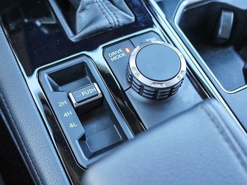 Used 2022 Toyota Tundra Limited image 34