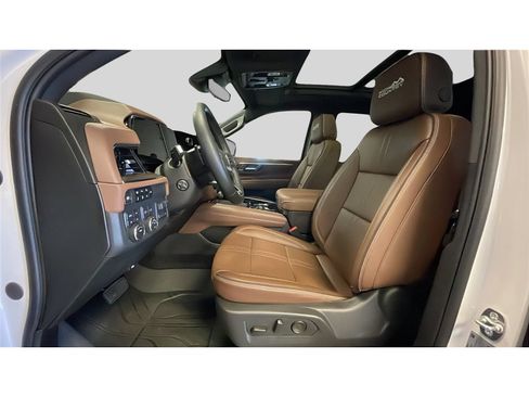 Used 2025 Chevrolet Tahoe High Country w/ Sun And Tow Package AWD/4WD image 12