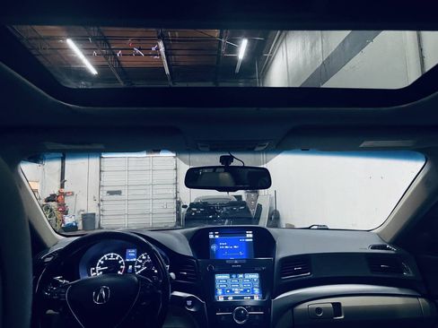 Used 2017 Acura ILX FWD image 39