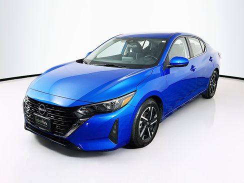 Used 2025 Nissan Sentra SV image 3