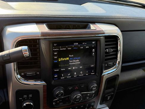 Used 2018 RAM 2500 Laramie w/ Convenience Group image 20