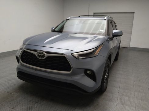 Used 2022 Toyota Highlander XLE FWD image 15