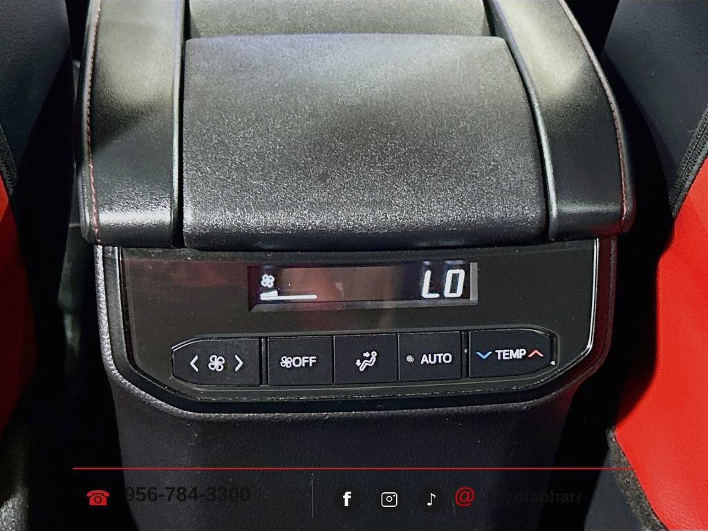 Used 2024 Toyota Highlander XSE FWD image 24