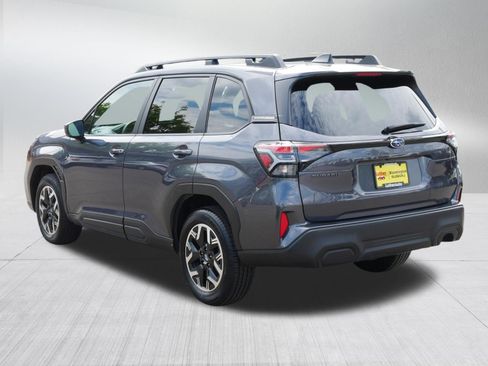 Used 2025 Subaru Forester Premium AWD/4WD image 5