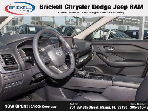 Used 2025 Nissan Rogue SV w/ SV Premium Package image 15