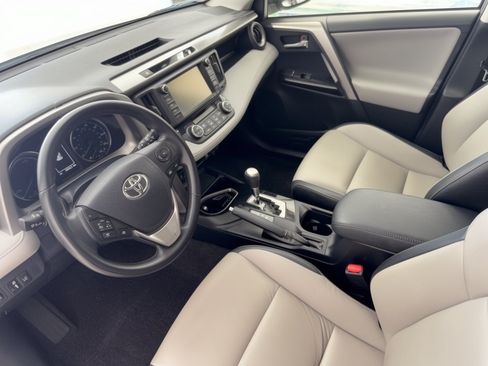 Used 2016 Toyota RAV4 Limited AWD/4WD image 4