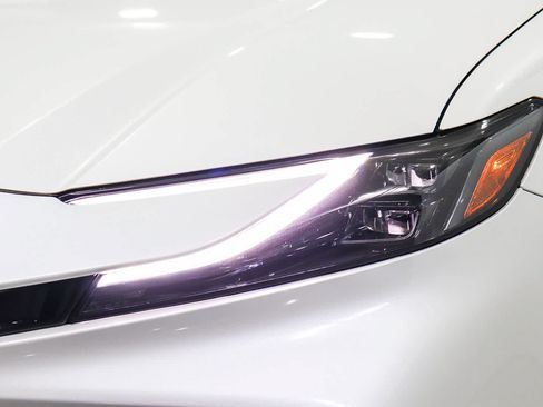 Used 2025 Toyota Camry XSE FWD image 7