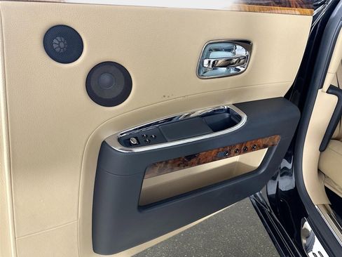 Used 2014 Rolls-Royce Ghost image 43