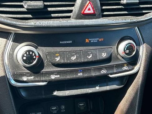 Used 2019 Hyundai Santa Fe SEL FWD image 34