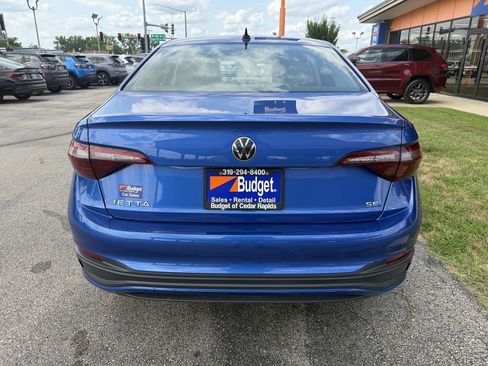 Used 2024 Volkswagen Jetta SE FWD image 4