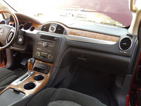 Used 2011 Buick Enclave CX w/ Driver Confidence Package image 27