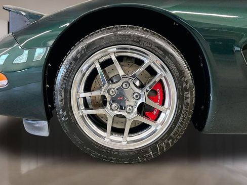Used 2000 Chevrolet Corvette Convertible w/ Performance Handling Pkg RWD image 29