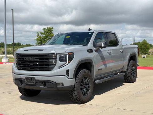 Used 2024 GMC Sierra 1500 Elevation w/ Preferred Package RWD image 3