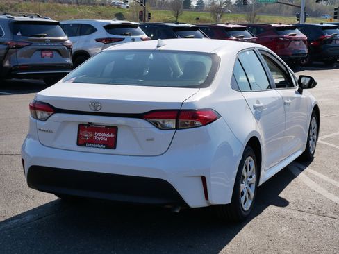 Used 2023 Toyota Corolla LE image 6