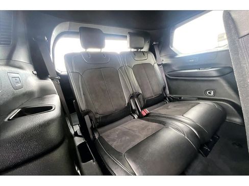 Used 2024 Jeep Grand Cherokee L Laredo AWD/4WD image 31