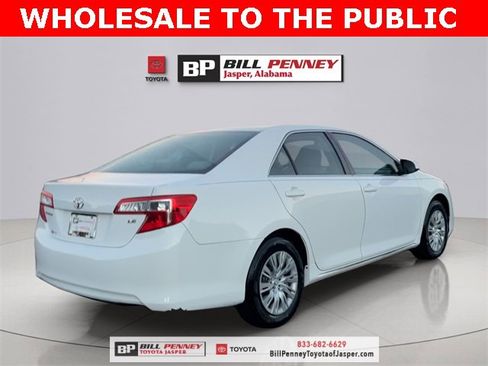 Used 2012 Toyota Camry LE image 5