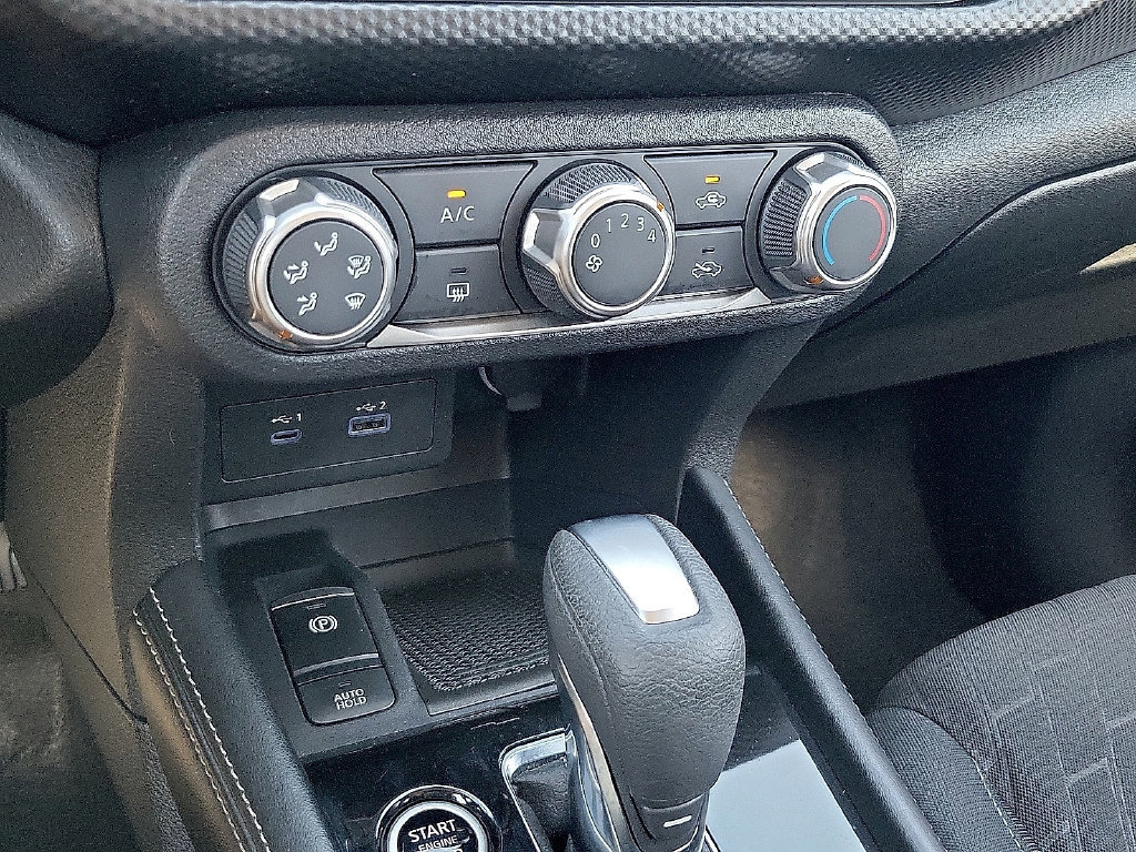 Used 2023 Nissan Kicks SV FWD image 16