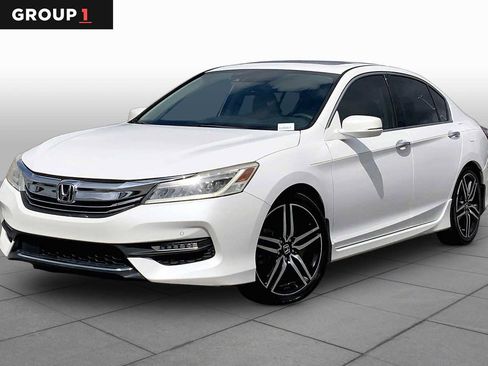 Used 2016 Honda Accord Touring image 1