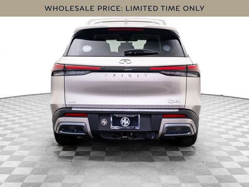 Used 2023 INFINITI QX60 Sensory w/ Vision Package AWD/4WD image 4