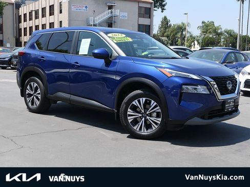 Used 2023 Nissan Rogue SV FWD image 1