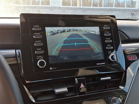 Used 2023 Toyota Camry SE image 18