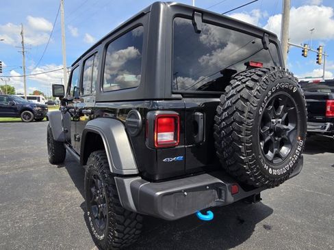 Used 2023 Jeep Wrangler Unlimited w/ Cold Weather Group AWD/4WD image 43