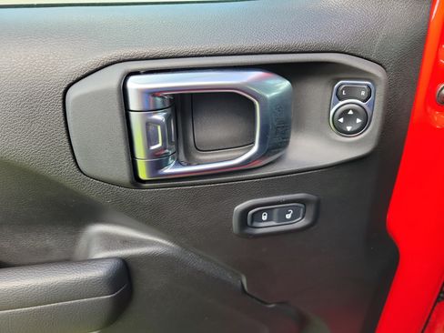 Used 2025 Jeep Gladiator Sport AWD/4WD image 24