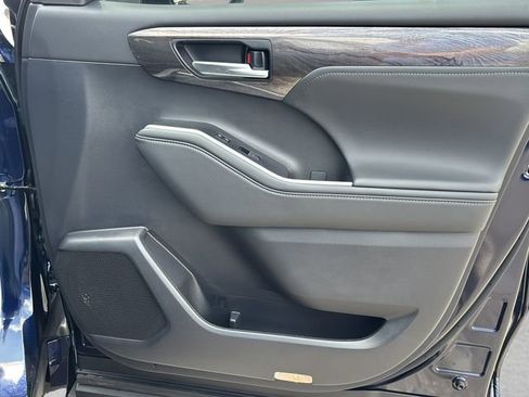 New 2026 Toyota Highlander Limited AWD/4WD image 10