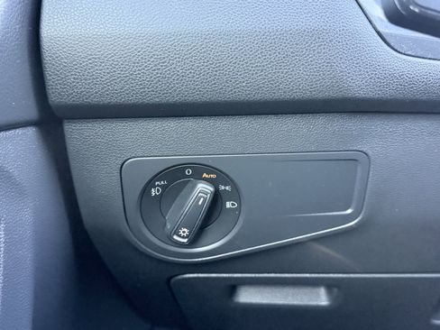 Used 2019 Volkswagen Tiguan SEL R-Line FWD image 69