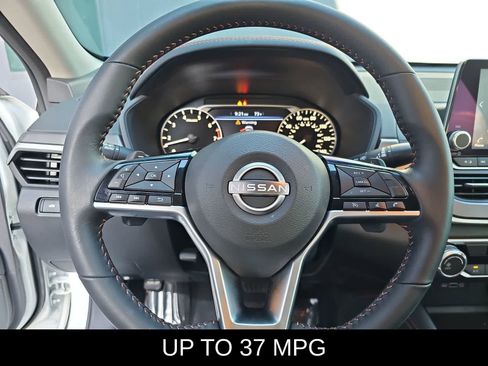 Used 2023 Nissan Altima 2.5 SR FWD image 19