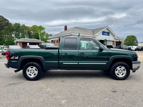 Used 2005 Chevrolet Silverado 1500 LS w/ Light Duty Power Package AWD/4WD image 6