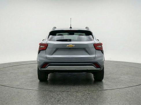 Used 2025 Chevrolet Trax LT image 7