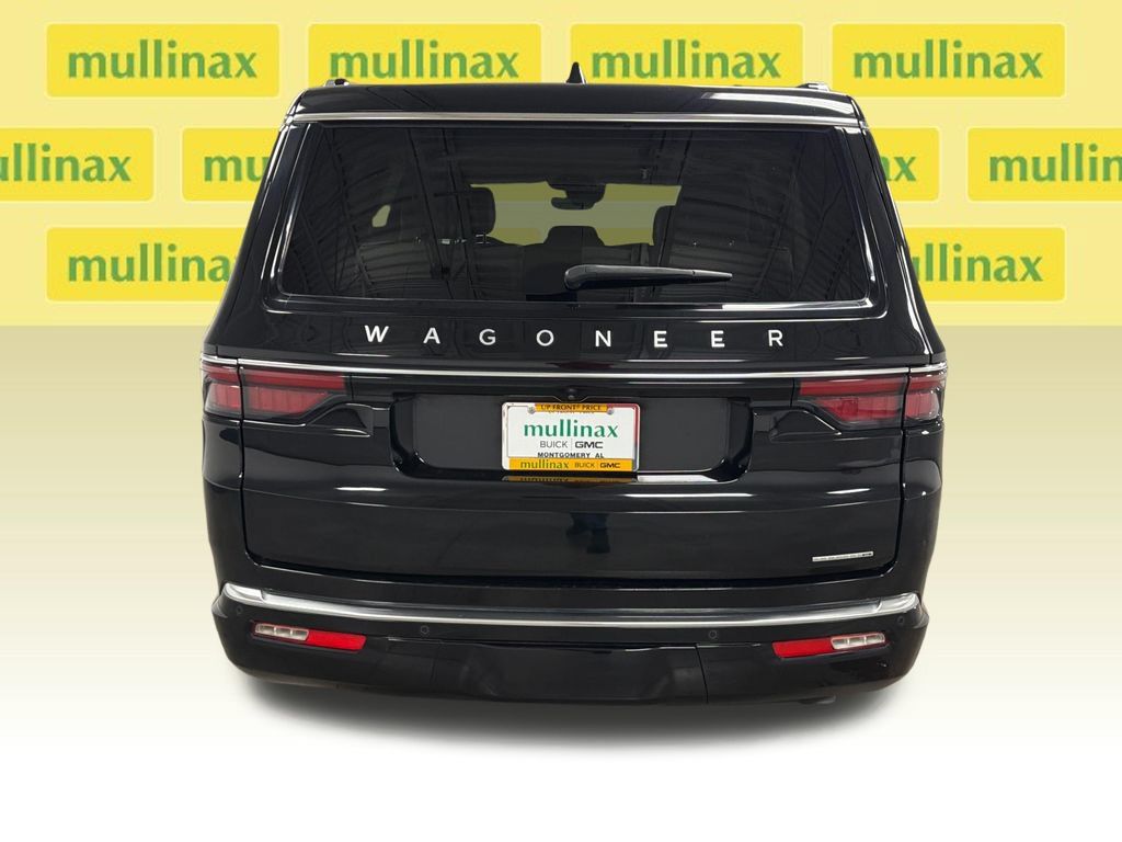 Used 2023 Jeep Wagoneer Series III w/ Preferred Equipment Group RWD image 19