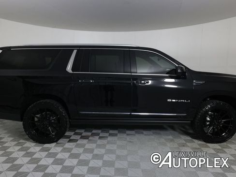 Used 2026 GMC Yukon XL Denali Ultimate AWD/4WD image 4